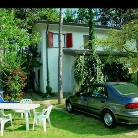 Private Fenced Garden House At 300mt From Lignano Pineta فيلة