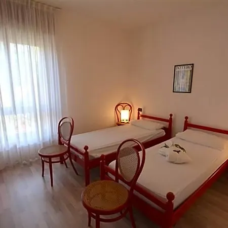 Private Fenced Garden House At 300mt From Lignano Pineta Villa